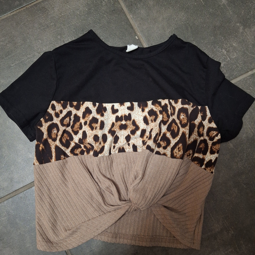 SHEIN Black and Leopard Print Crop Top
